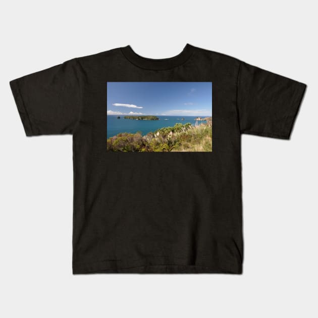 Nouvelle Zélande - Coromandel, Cathedral Coves Kids T-Shirt by franck380